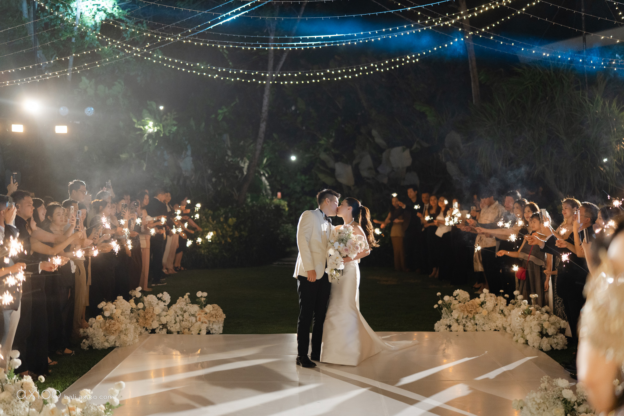 Axioo: A Study in Softness: A Wonderland Uluwatu Wedding in Bali